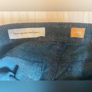 Size 25 Pilcro Green Print Jeans